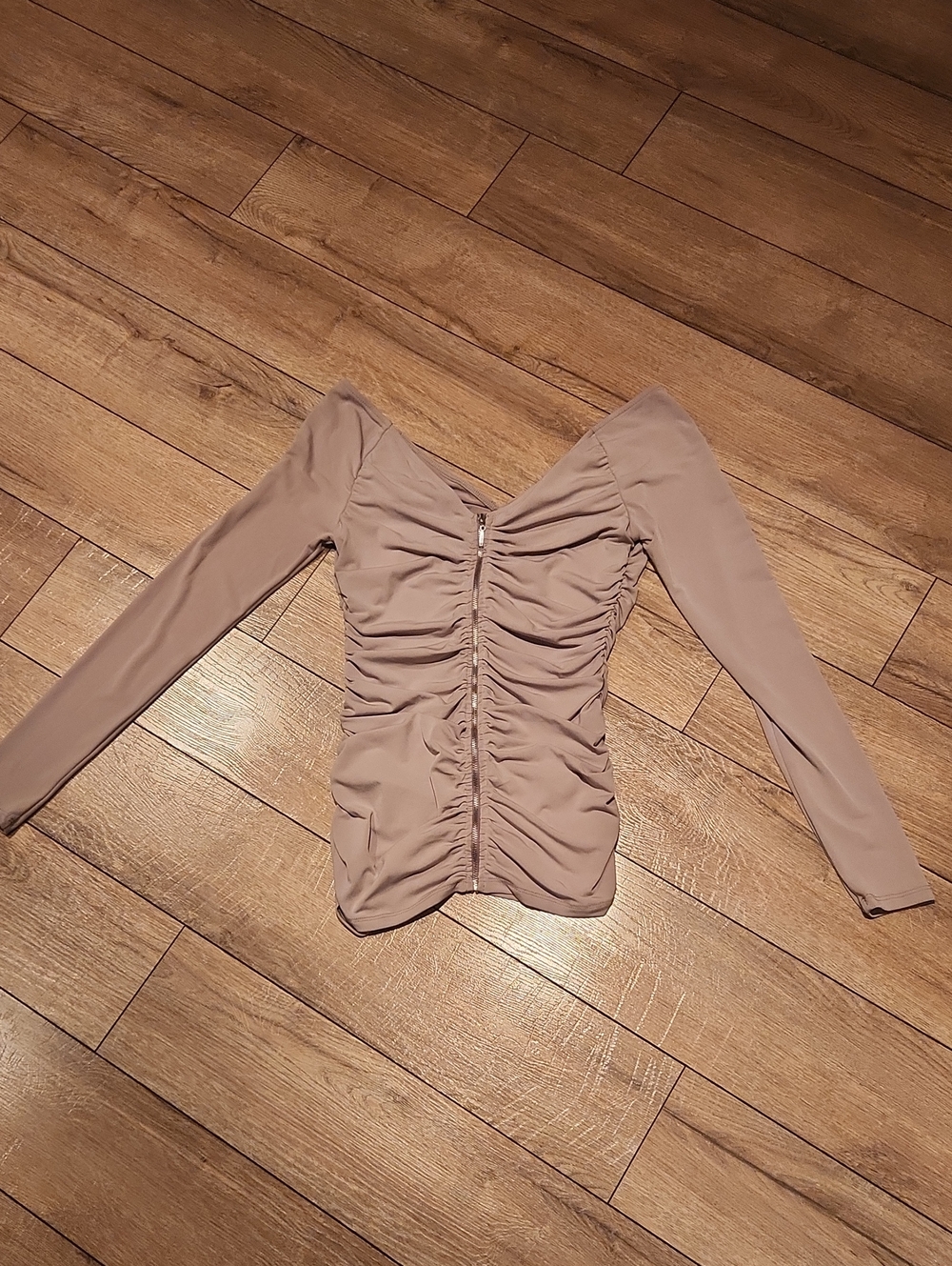 Guess Ruched V-Neck Long Sleeve Top in Taupe
